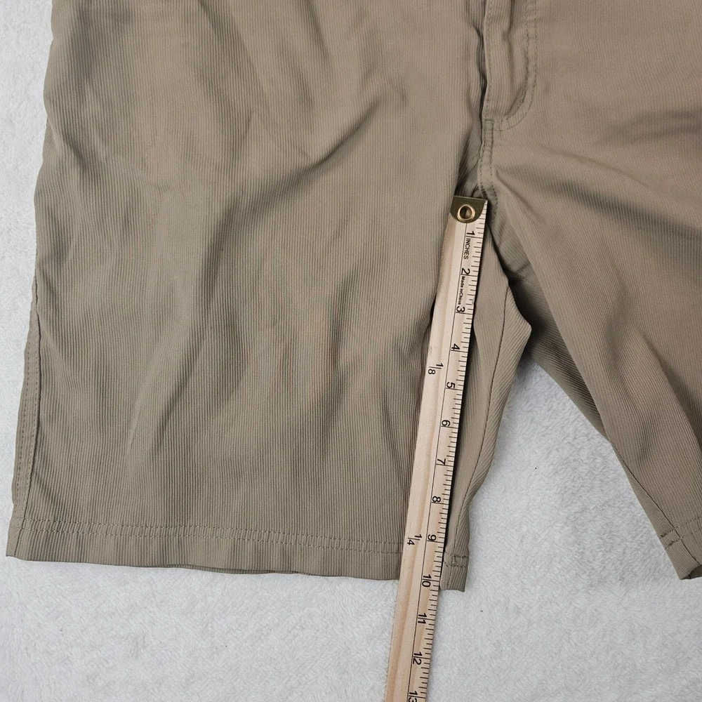 Wrangler ATG All Terrain Gear Mens Tan Khaki Performance Shorts Size 40 - Picture 5 of 9